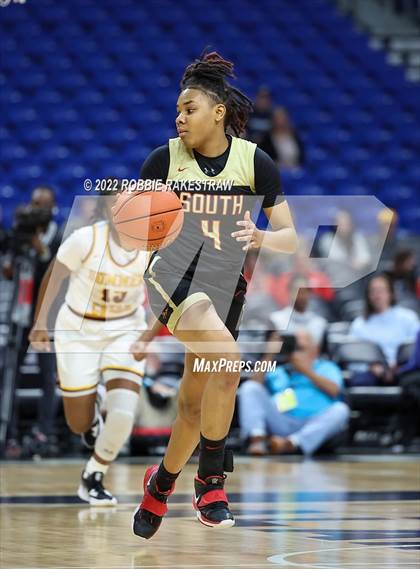 Thumbnail 1 in Summer Creek vs. South Grand Prairie (UIL 6A State Semifinal) photogallery.
