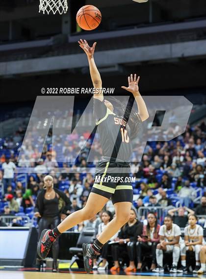 Thumbnail 1 in Summer Creek vs. South Grand Prairie (UIL 6A State Semifinal) photogallery.