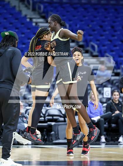 Thumbnail 3 in Summer Creek vs. South Grand Prairie (UIL 6A State Semifinal) photogallery.