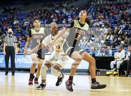 Thumbnail 3 in Summer Creek vs. South Grand Prairie (UIL 6A State Semifinal) photogallery.