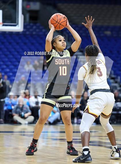 Thumbnail 3 in Summer Creek vs. South Grand Prairie (UIL 6A State Semifinal) photogallery.