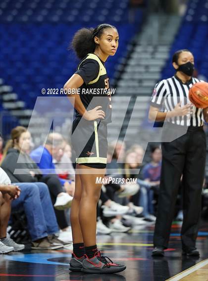 Thumbnail 1 in Summer Creek vs. South Grand Prairie (UIL 6A State Semifinal) photogallery.