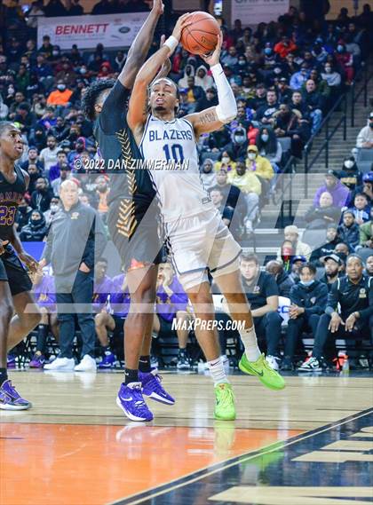 Thumbnail 2 in Sierra Canyon vs. Camden photogallery.
