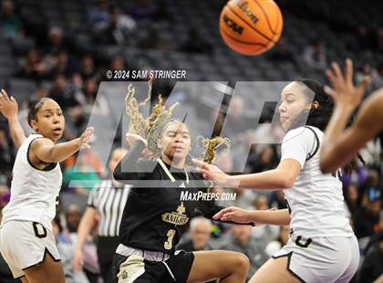 Thumbnail 2 in Bishop Montgomery @ Bishop O'Dowd (CIF State Division 1 Final) photogallery.