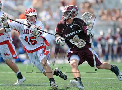 Thumbnail 2 in Garden City vs Miller Place (NYSPHSAA Class B Regional Final) photogallery.