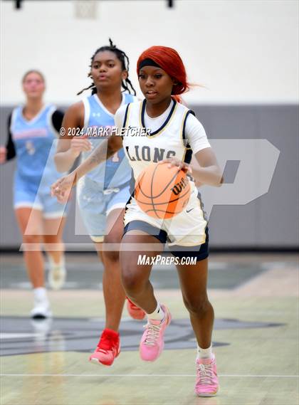 Thumbnail 2 in Seabreeze vs Calvary Christian Academy (Flagler-Palm Coast Bulldog Tipoff) photogallery.