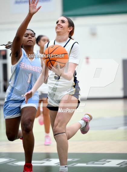 Thumbnail 3 in Seabreeze vs Calvary Christian Academy (Flagler-Palm Coast Bulldog Tipoff) photogallery.