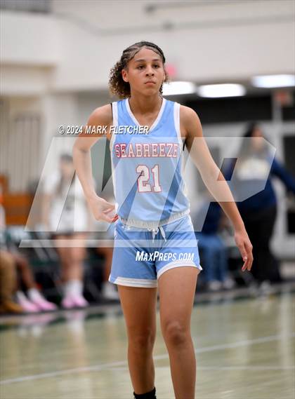Thumbnail 2 in Seabreeze vs Calvary Christian Academy (Flagler-Palm Coast Bulldog Tipoff) photogallery.