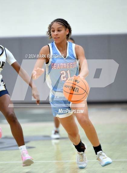 Thumbnail 1 in Seabreeze vs Calvary Christian Academy (Flagler-Palm Coast Bulldog Tipoff) photogallery.