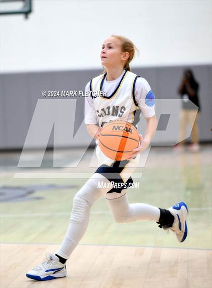 Thumbnail 3 in Seabreeze vs Calvary Christian Academy (Flagler-Palm Coast Bulldog Tipoff) photogallery.