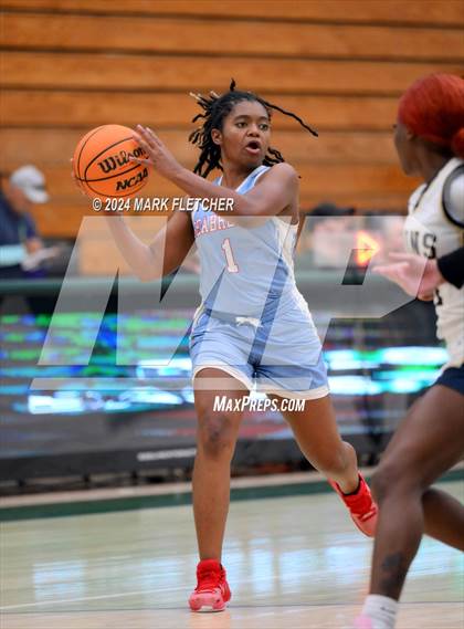 Thumbnail 2 in Seabreeze vs Calvary Christian Academy (Flagler-Palm Coast Bulldog Tipoff) photogallery.