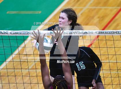 Thumbnail 2 in Benjamin Franklin vs Chalmette (Newman Tournament) photogallery.
