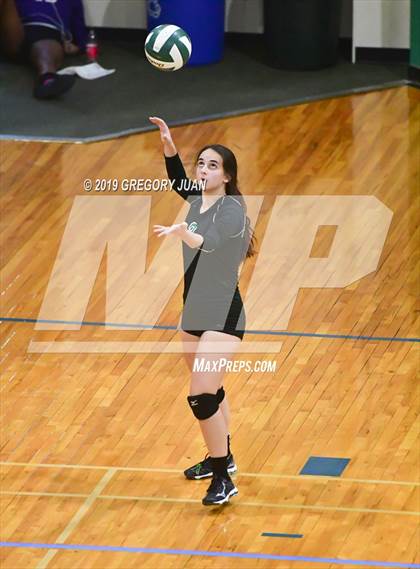 Thumbnail 2 in Benjamin Franklin vs Chalmette (Newman Tournament) photogallery.