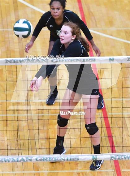 Thumbnail 3 in Benjamin Franklin vs Chalmette (Newman Tournament) photogallery.