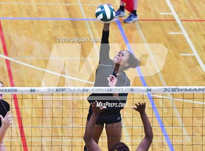 Thumbnail 2 in Benjamin Franklin vs Chalmette (Newman Tournament) photogallery.