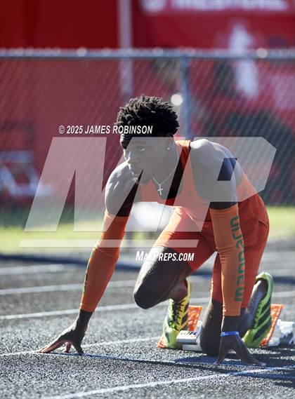 Thumbnail 2 in Gateway Conference Championships (400m) photogallery.