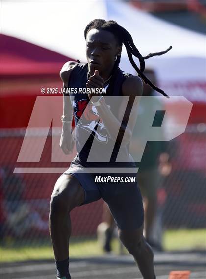 Thumbnail 2 in Gateway Conference Championships (400m) photogallery.