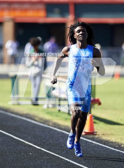 Thumbnail 2 in Gateway Conference Championships (400m) photogallery.