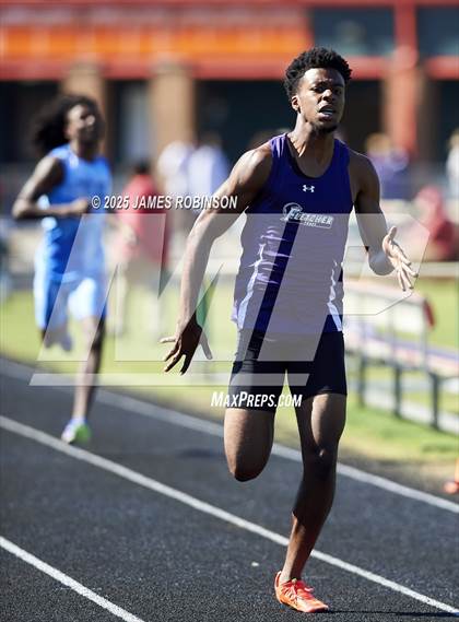 Thumbnail 3 in Gateway Conference Championships (400m) photogallery.