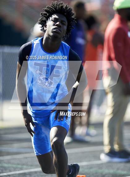 Thumbnail 1 in Gateway Conference Championships (400m) photogallery.