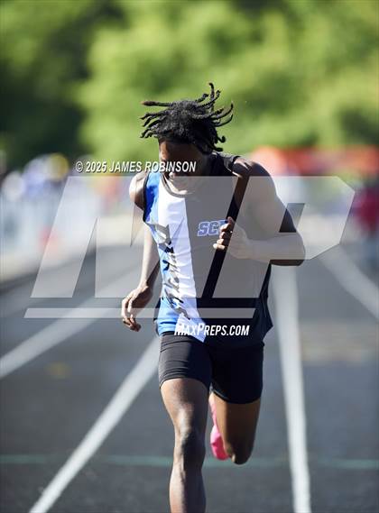 Thumbnail 2 in Gateway Conference Championships (400m) photogallery.
