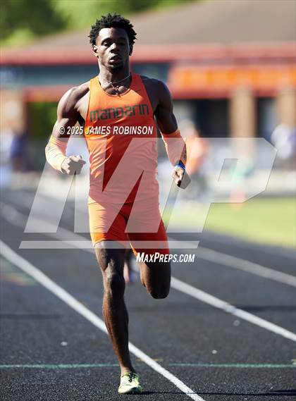 Thumbnail 3 in Gateway Conference Championships (400m) photogallery.
