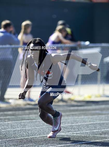 Thumbnail 1 in Gateway Conference Championships (400m) photogallery.