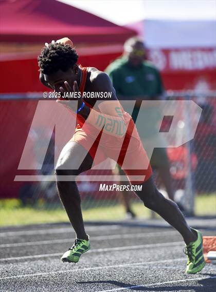 Thumbnail 2 in Gateway Conference Championships (400m) photogallery.