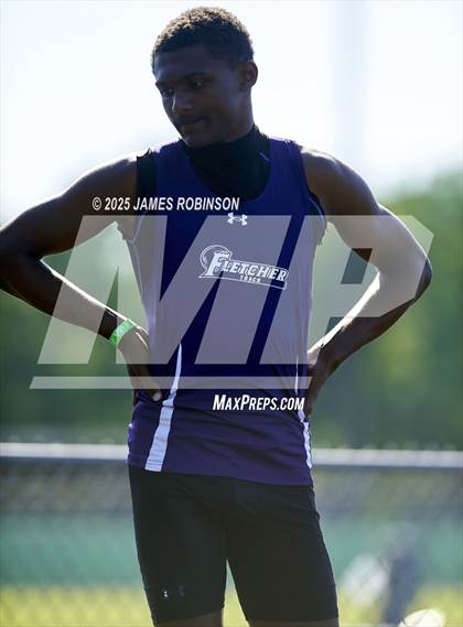 Thumbnail 3 in Gateway Conference Championships (400m) photogallery.