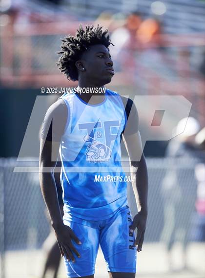 Thumbnail 1 in Gateway Conference Championships (400m) photogallery.