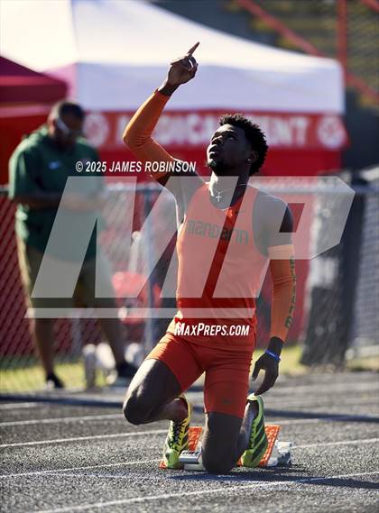 Thumbnail 1 in Gateway Conference Championships (400m) photogallery.