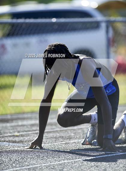 Thumbnail 1 in Gateway Conference Championships (400m) photogallery.