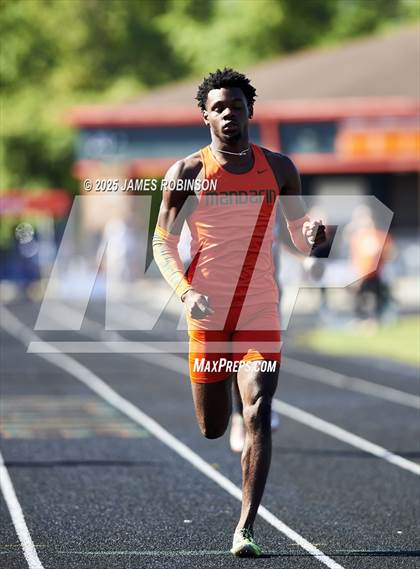 Thumbnail 2 in Gateway Conference Championships (400m) photogallery.