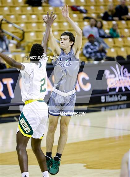 Thumbnail 3 in Peoria Notre Dame vs Rock Bridge (Norm Stewart Classic) photogallery.