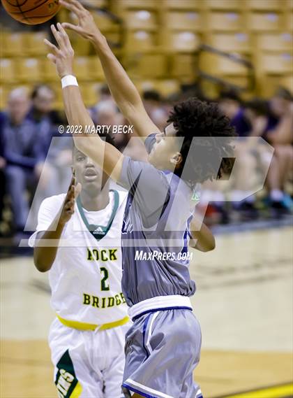 Thumbnail 2 in Peoria Notre Dame vs Rock Bridge (Norm Stewart Classic) photogallery.