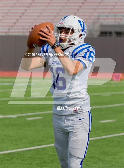 Thumbnail 1 in Veterans Memorial vs. Dripping Springs (UIL 5A Regional Semifinal Playoff) photogallery.