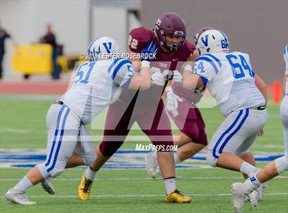Thumbnail 3 in Veterans Memorial vs. Dripping Springs (UIL 5A Regional Semifinal Playoff) photogallery.