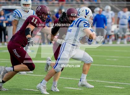 Thumbnail 2 in Veterans Memorial vs. Dripping Springs (UIL 5A Regional Semifinal Playoff) photogallery.
