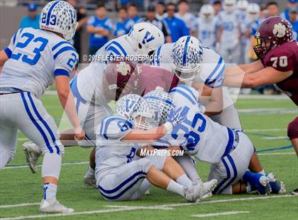 Thumbnail 3 in Veterans Memorial vs. Dripping Springs (UIL 5A Regional Semifinal Playoff) photogallery.