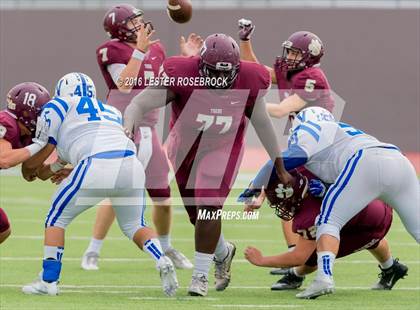 Thumbnail 1 in Veterans Memorial vs. Dripping Springs (UIL 5A Regional Semifinal Playoff) photogallery.