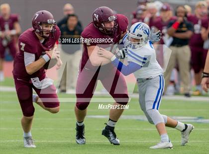 Thumbnail 2 in Veterans Memorial vs. Dripping Springs (UIL 5A Regional Semifinal Playoff) photogallery.