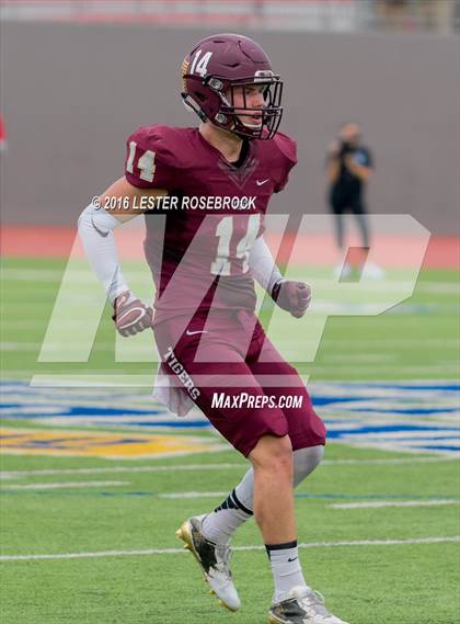 Thumbnail 2 in Veterans Memorial vs. Dripping Springs (UIL 5A Regional Semifinal Playoff) photogallery.