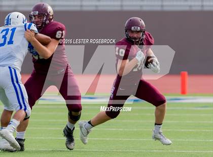 Thumbnail 2 in Veterans Memorial vs. Dripping Springs (UIL 5A Regional Semifinal Playoff) photogallery.