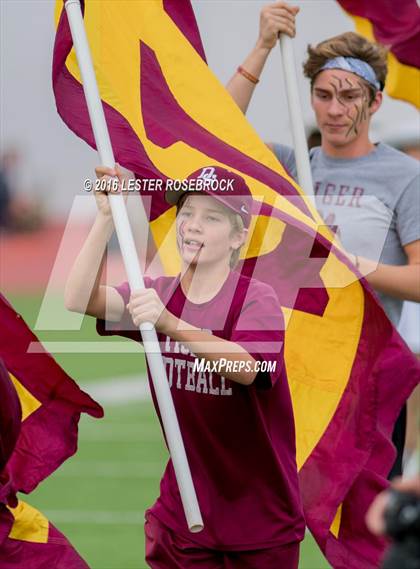 Thumbnail 2 in Veterans Memorial vs. Dripping Springs (UIL 5A Regional Semifinal Playoff) photogallery.
