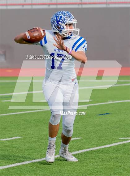 Thumbnail 2 in Veterans Memorial vs. Dripping Springs (UIL 5A Regional Semifinal Playoff) photogallery.