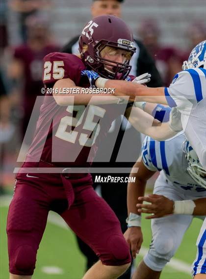 Thumbnail 3 in Veterans Memorial vs. Dripping Springs (UIL 5A Regional Semifinal Playoff) photogallery.