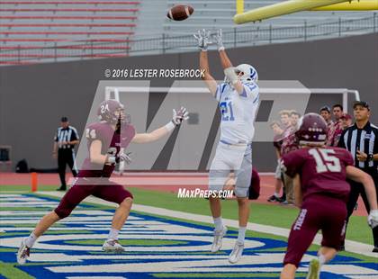 Thumbnail 3 in Veterans Memorial vs. Dripping Springs (UIL 5A Regional Semifinal Playoff) photogallery.