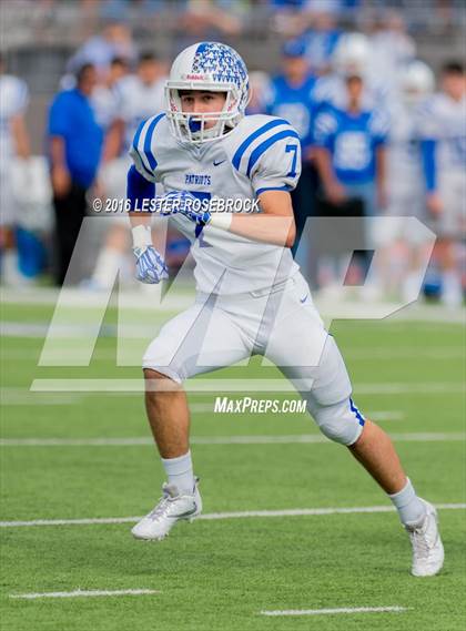 Thumbnail 2 in Veterans Memorial vs. Dripping Springs (UIL 5A Regional Semifinal Playoff) photogallery.