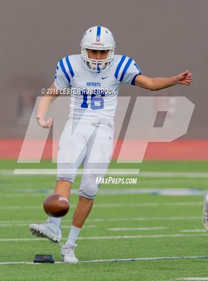 Thumbnail 1 in Veterans Memorial vs. Dripping Springs (UIL 5A Regional Semifinal Playoff) photogallery.