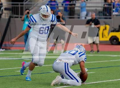 Thumbnail 2 in Veterans Memorial vs. Dripping Springs (UIL 5A Regional Semifinal Playoff) photogallery.
